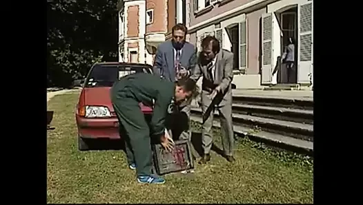 Bu Avrupalı sürtüklerin yumruk yemesini görmek ister misin?