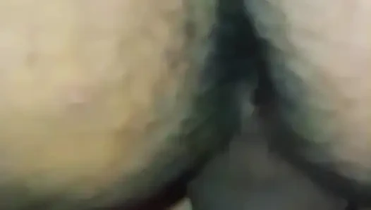 Meledakkan memek itu terbuka dan mengisinya dengan air mani