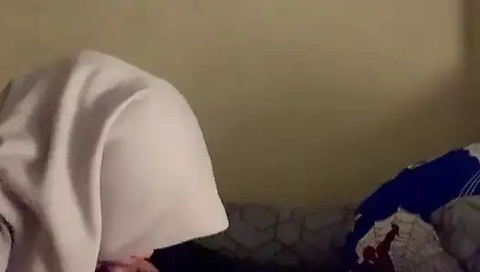 Sepong kontol kakak saat rumah sepi