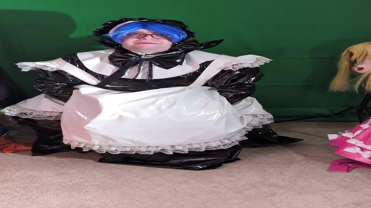 Layered PVC Maid Aoi in a long magic wand vibrator session