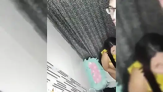 Lama sama temanku dan aku mengundangnya ke rumahku dan kami lanjut di kamar mandi sebelum kami tidur