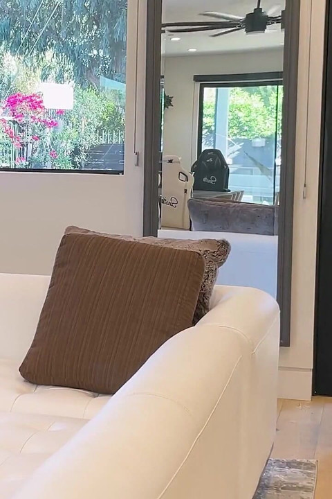 Johnny Sins - Loira Grossa Com Bunda Enorme É Destruída Logo Após Nosso Encontro