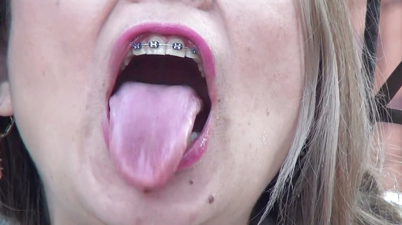 Swallowing Extreme and Big Pig-shaped Rubber Bands