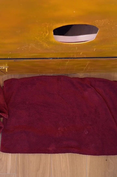 Печенье и сливки xmas он стреляет, тогда я ем полностью пропитанное спермой печенье. Ты ешь следующее со мной