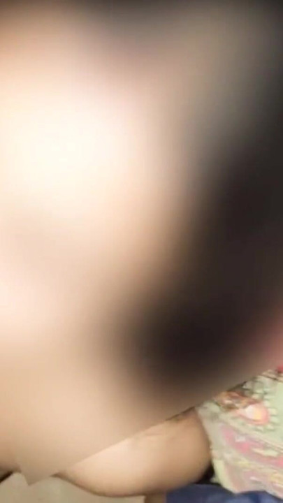 Hintli öğretmen seks ve ağzına sakso boşalması, Hintli öğretmen sert seks ve gırtlağına kadar döl yiyor. Land ka pani pilaya,deshiangel | Klip 1