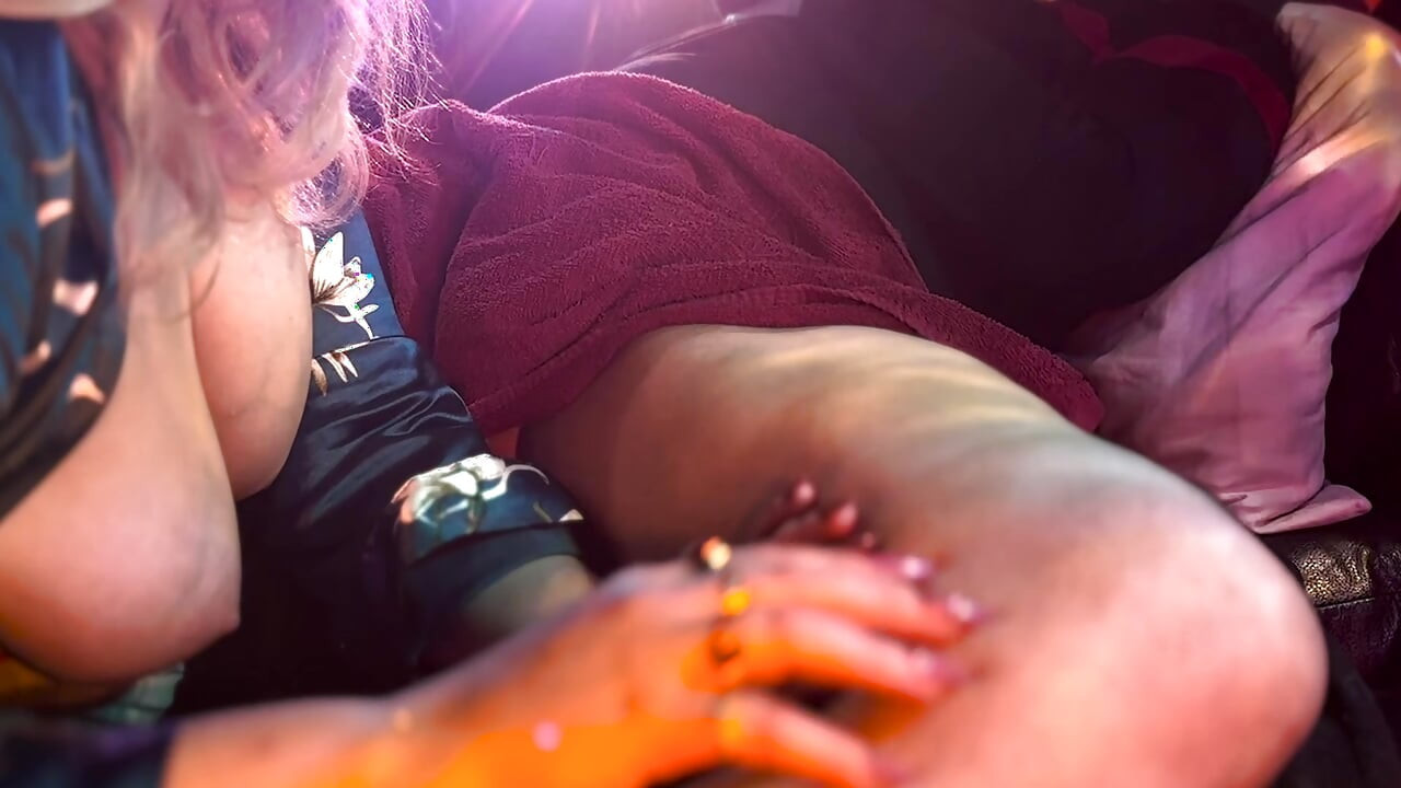 Massage and Scrub Leads to a Handjob