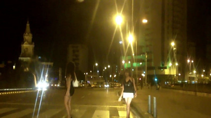 Nikki ladyboys pidiendo dinero en las calles