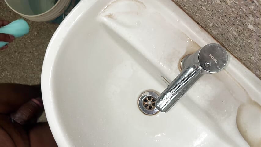 Stepsis ko dekh kar land ko hilaya 2  wari. Maza a gya