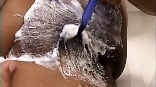 Latino shaves babe's cunt before giving her a good fuck