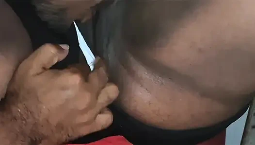 Pendeta ngocok kontol cowok beriman dan bikin orang yang sudah menikah crot kayak pelacur di mulutnya