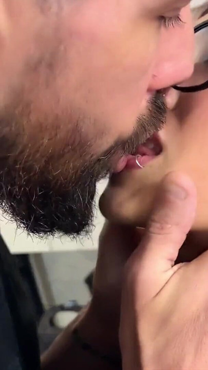 THREESOME IN THE KITCHEN after my boyfriend came to visit me and my roommate craved my pussy | Clip 1