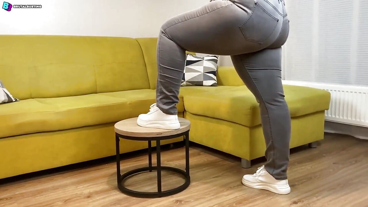 Extremes Stampfen auf seine verdammten Hoden! Zerstörung seines Schritts! - Dave Moon – Jennifer – Bbusting (Ballbusting)