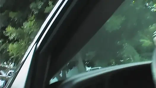 Oyuncak esnetilmiş amcık yalama deneyimli sürtüklerle orgazm oluyor