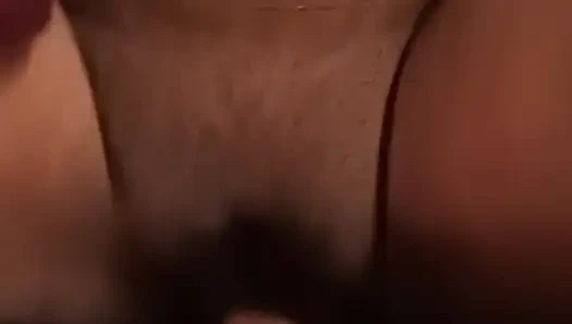 Муж трахнул жену, очень тугая киска и романтичное невитрое и настоящее