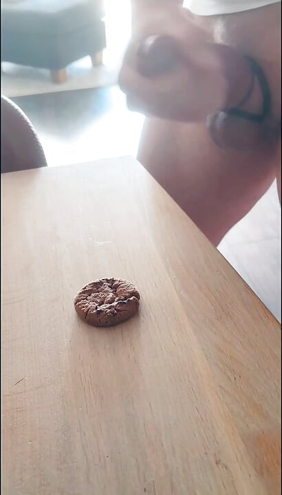 Big cumshot in slowmotion