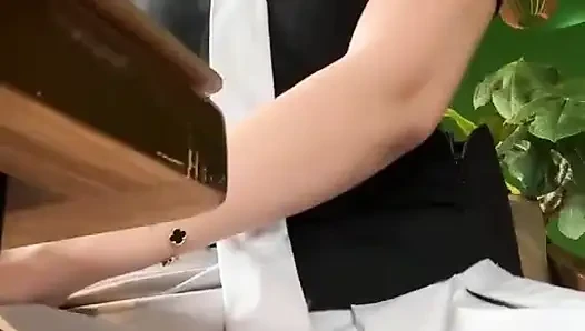Aku crot di toko coffe di dalam mal
