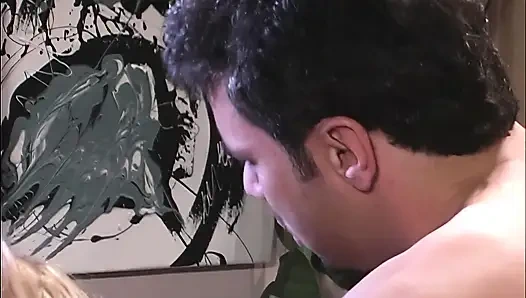 Julia ann si cewek semok rambut pirang lagi asik seks anal