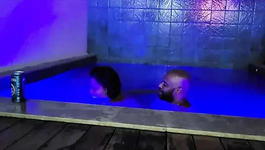 Мачеха принимала обнаженный душ, когда ее пасынок вошел и занялся с ней сексом.