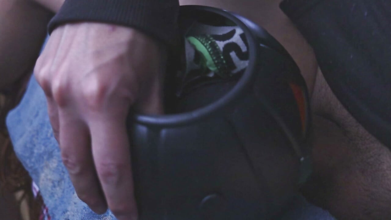 Πούτσα μέσα σε κολοκύθα και ρίχνω μεγάλο φορτίο