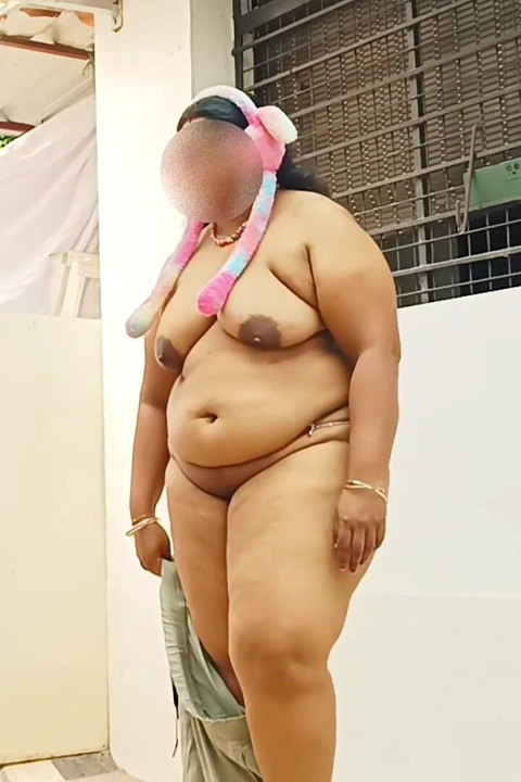 Indian Girl Going Naked Bts, Different Angles, Showing Her Sexy Ass and Boobs