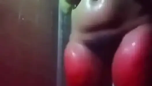 Aku rela ngelakuin apa aja supaya air terjun ini bisa muasin diriku sendiri