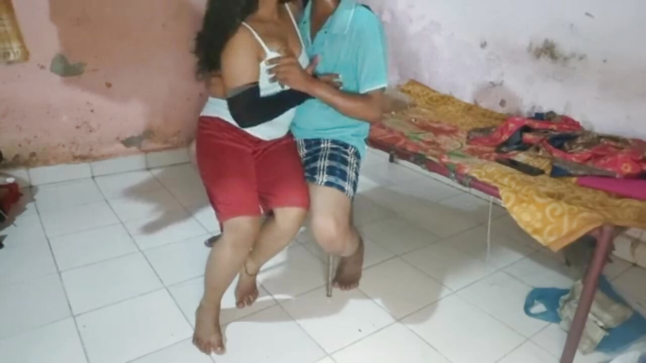 इंडियन कपल गावातील सेक्स