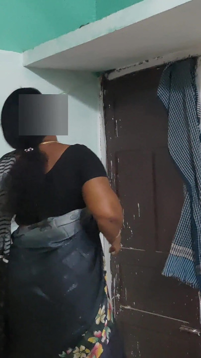 I Hugged the Tamil Stepmother and Lifted Her up and Had Hot Sex with Her.