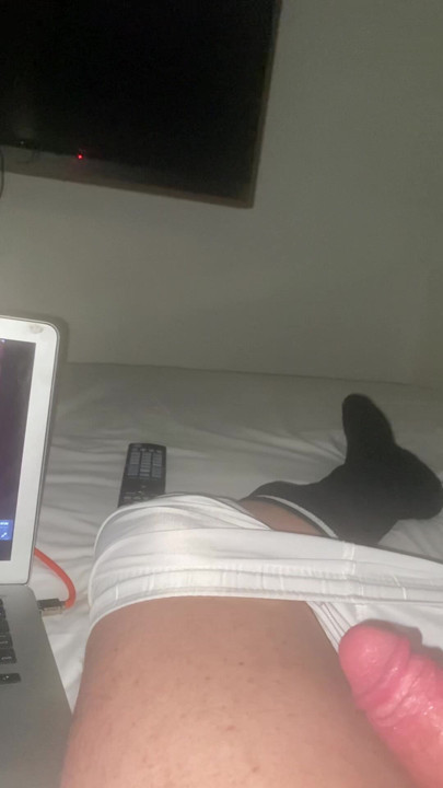 내 하드코어 자지를 포르노로 자위하다