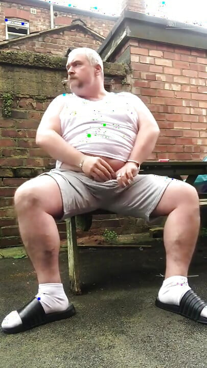 Fat Dad Smoking & Wanking in the Alley