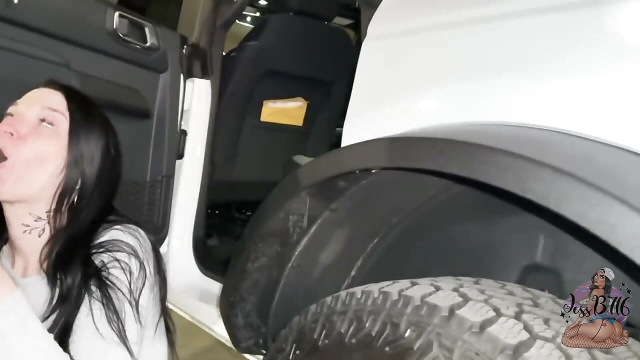 Devon Kockz Fucks Jessb in Parking Garage- Quickie Creampie
