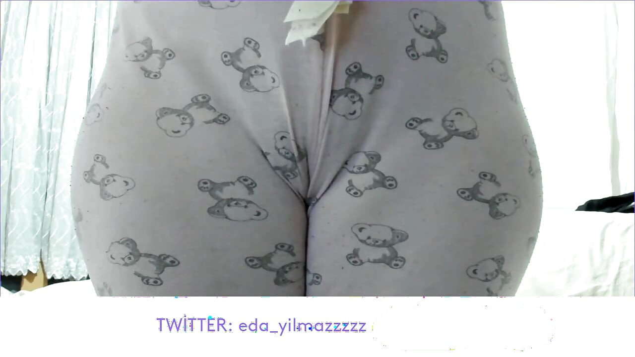 CAMELTOE- MASTURBATION IN PAJAMAS- TURKISH MILF- TURKISH PORN