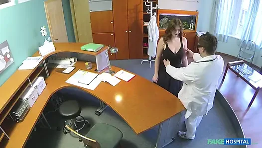 Fake Hospital - helen si cewek hot rambut merah lagi asik nyepong kontol sebelum dientot habis-habisan sama satpam rumah sakit