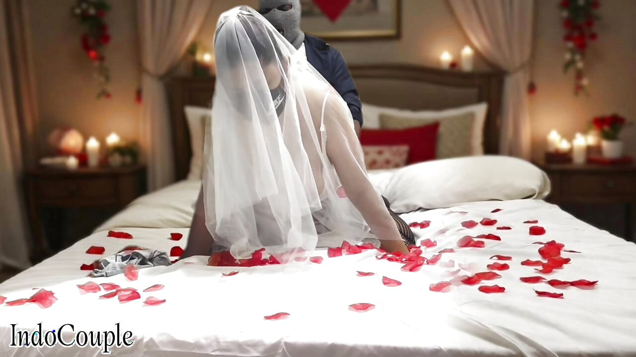 PERAYAAN HARI VALENTINE DENGAN PENGANTIN WANITA DICROT DI MULUT