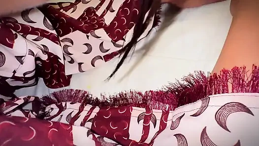 Gadis kantor hot turki dengan pantat dan toket besar lagi ngidam dientot sama teman kantornya