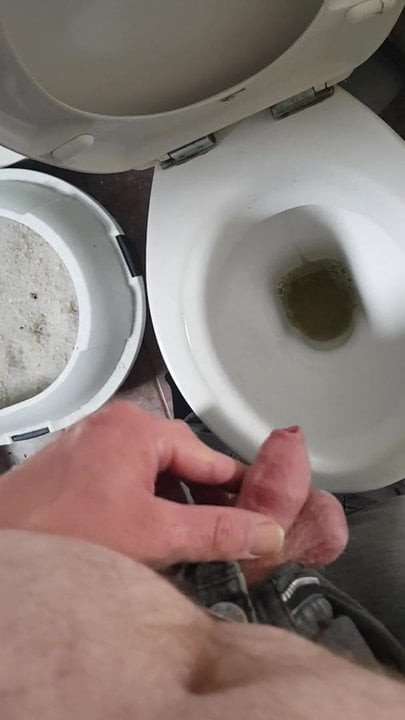 Chubby piss