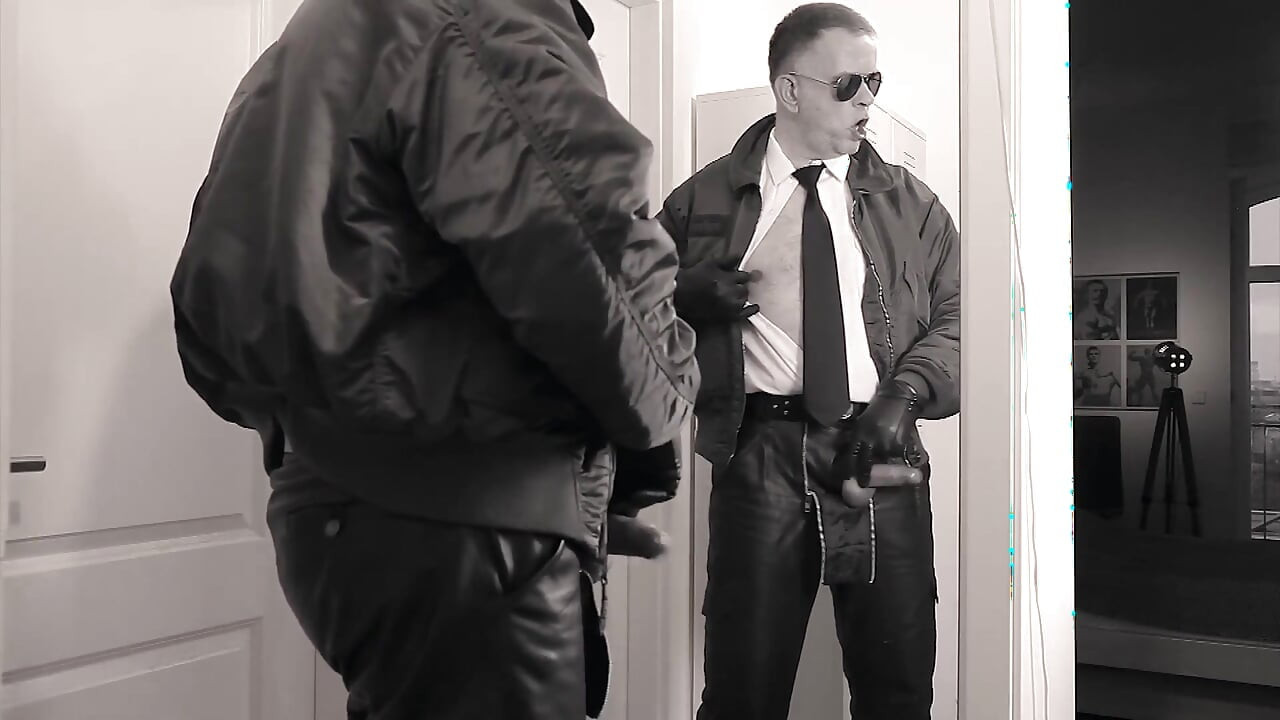 Alpha Leather Hunk Xl 8 Watcher View Cum Shots Xl