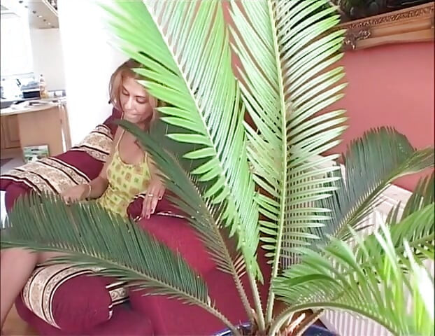 Yalnız işeyen kızlar simona seksi çiş kızı