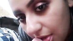 पाकिस्तानी लड़की कार में मुख-मैथुन