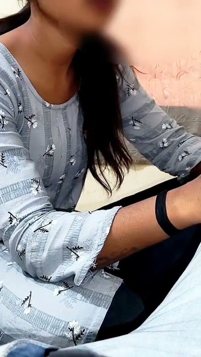 INDIAN GIRLFRIEND GAVE HANDJOB WHILE SMOKING CIGARETTE, I FUCKED HER PUSSY VERY HARD & HARDCORE FUCKED | Clip 1