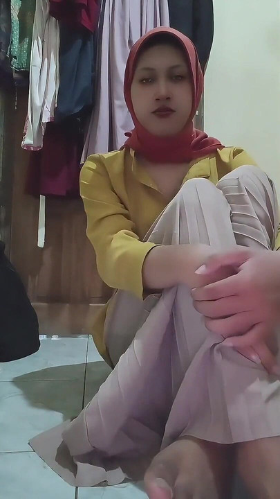 Horny Muslim Femboy