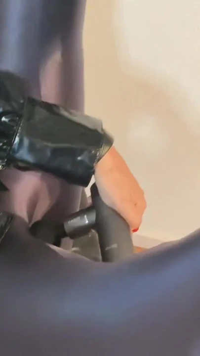 来自“银色吊具泵和氨纶紧身裤”的令人瞠目结舌的时刻