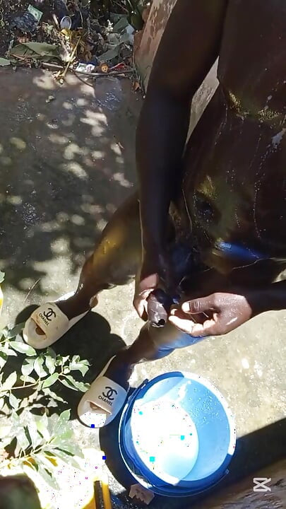 Mature Hard Black Dick Gets Real Shower