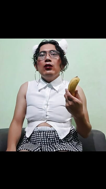 Dalam penyimpan dan skirt mini