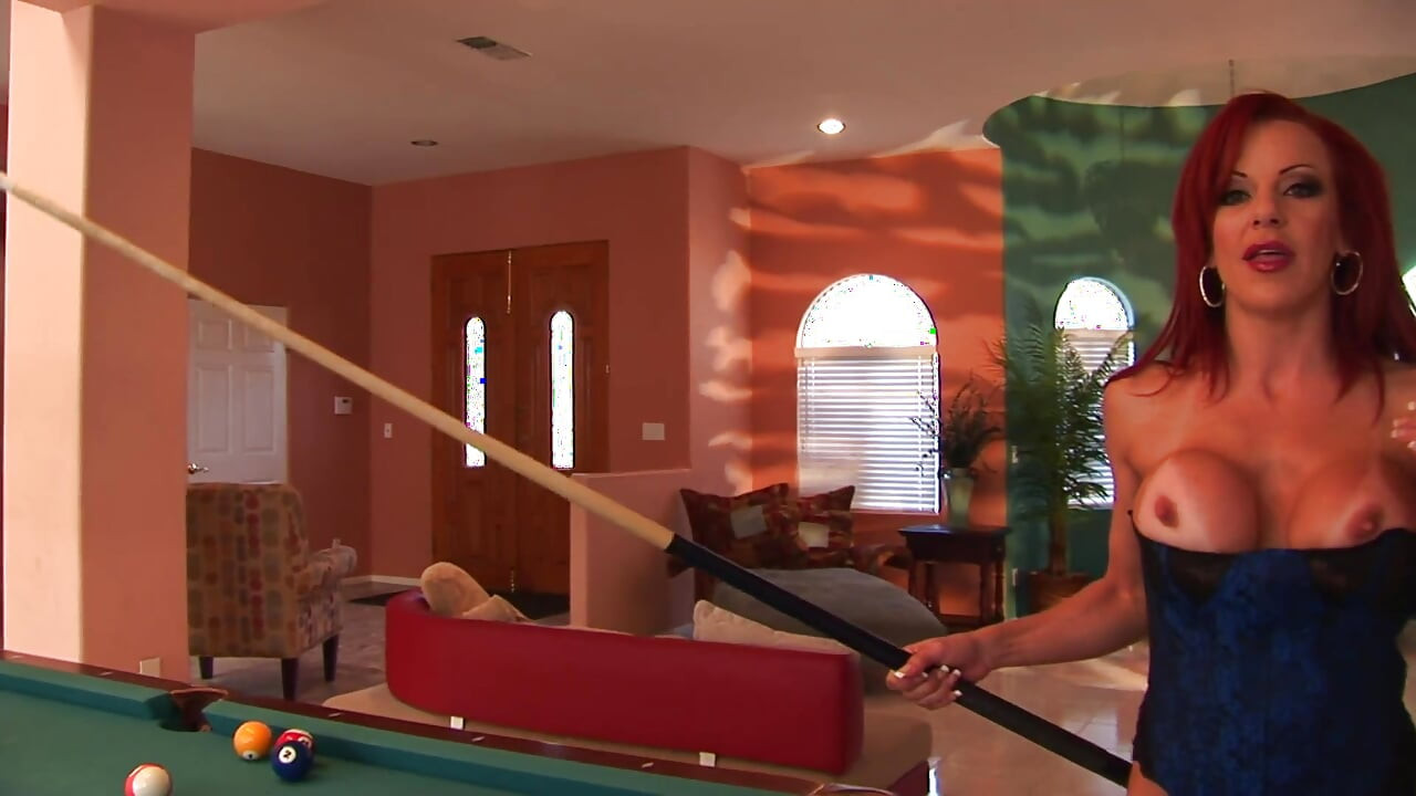 Рыжую анально трахают