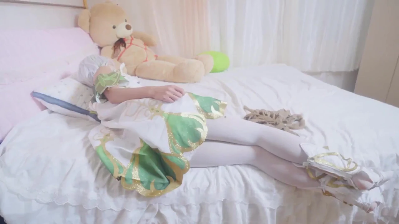 Grass God Naxi Da Stocking Bondage and Domination