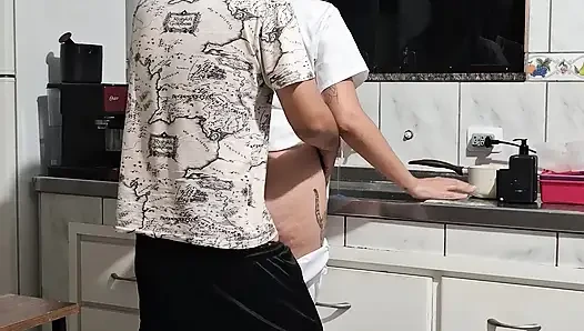 The maid got fucked in the ass in the kitchen while washing the dishes.