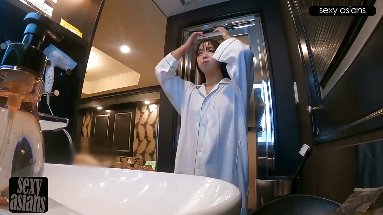 Simplemente adorable principiante, una belleza curiosa que ama la intimidad pero que nunca se ha explorado a sí misma, angle1