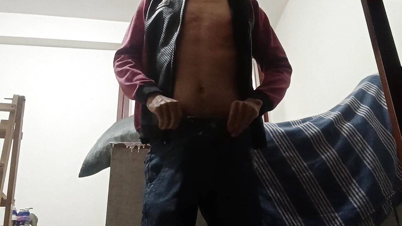 Twink sikini oynatıyor