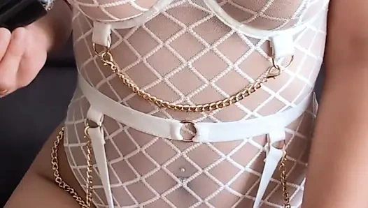 mädchen allein zu hause