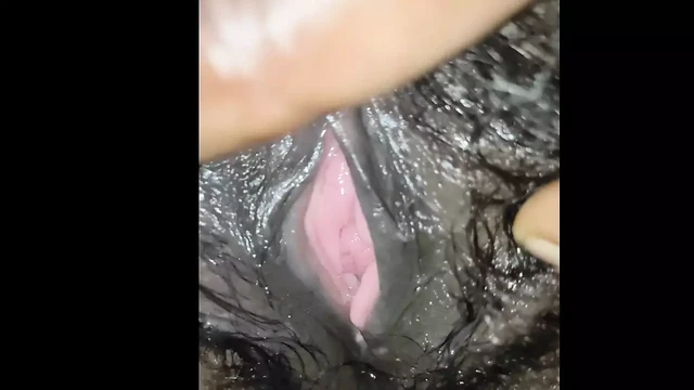 Sexy randi bhabhi ki chut ke sath khel raha tha devar